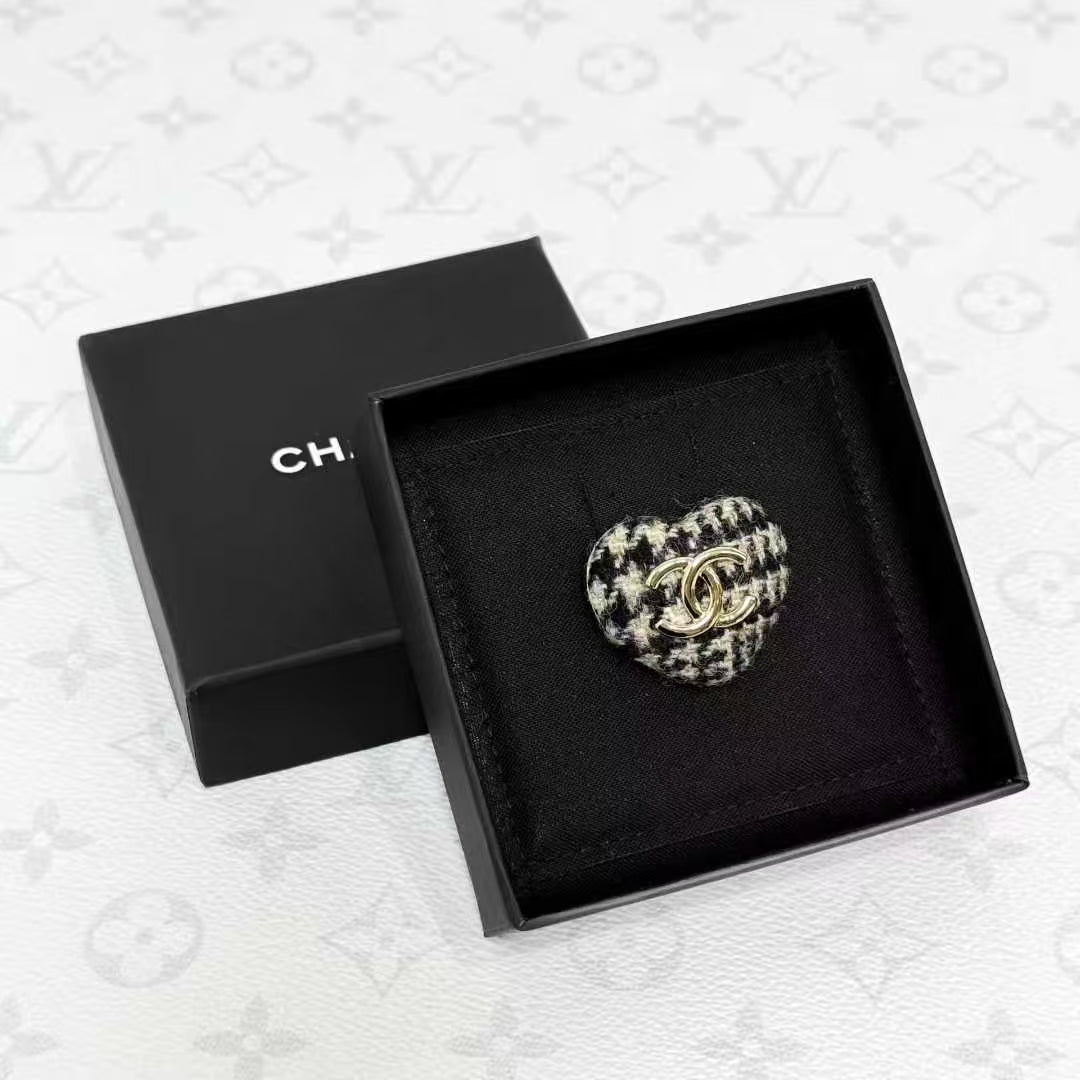 Chanel 22K Khaki and Black Wool Blend Heart Brooch