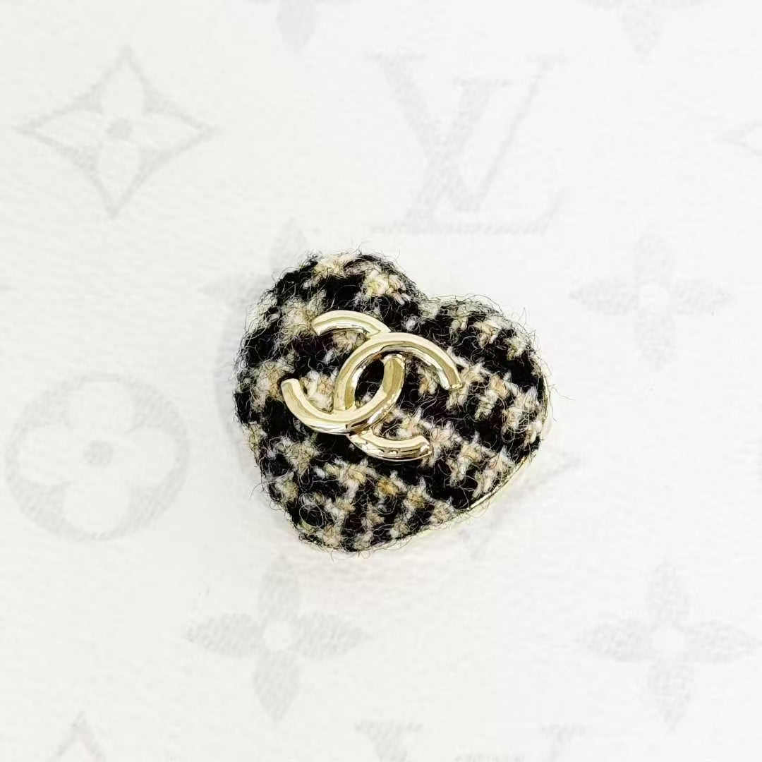 Chanel 22K Khaki and Black Wool Blend Heart Brooch