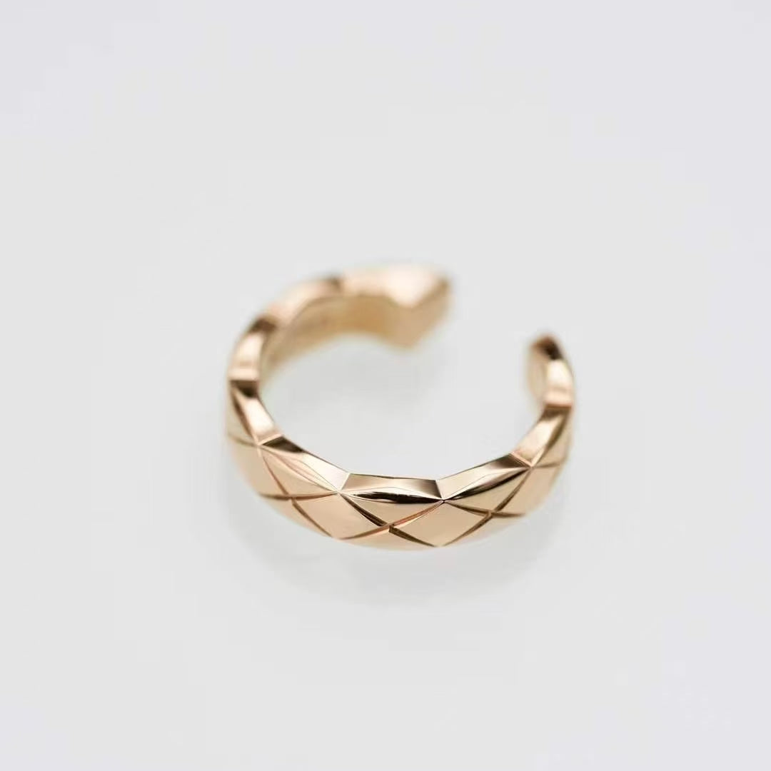 Chanel Coco Crush Pearl Gold Diamond Quilted Single Ear Cartilage Clip