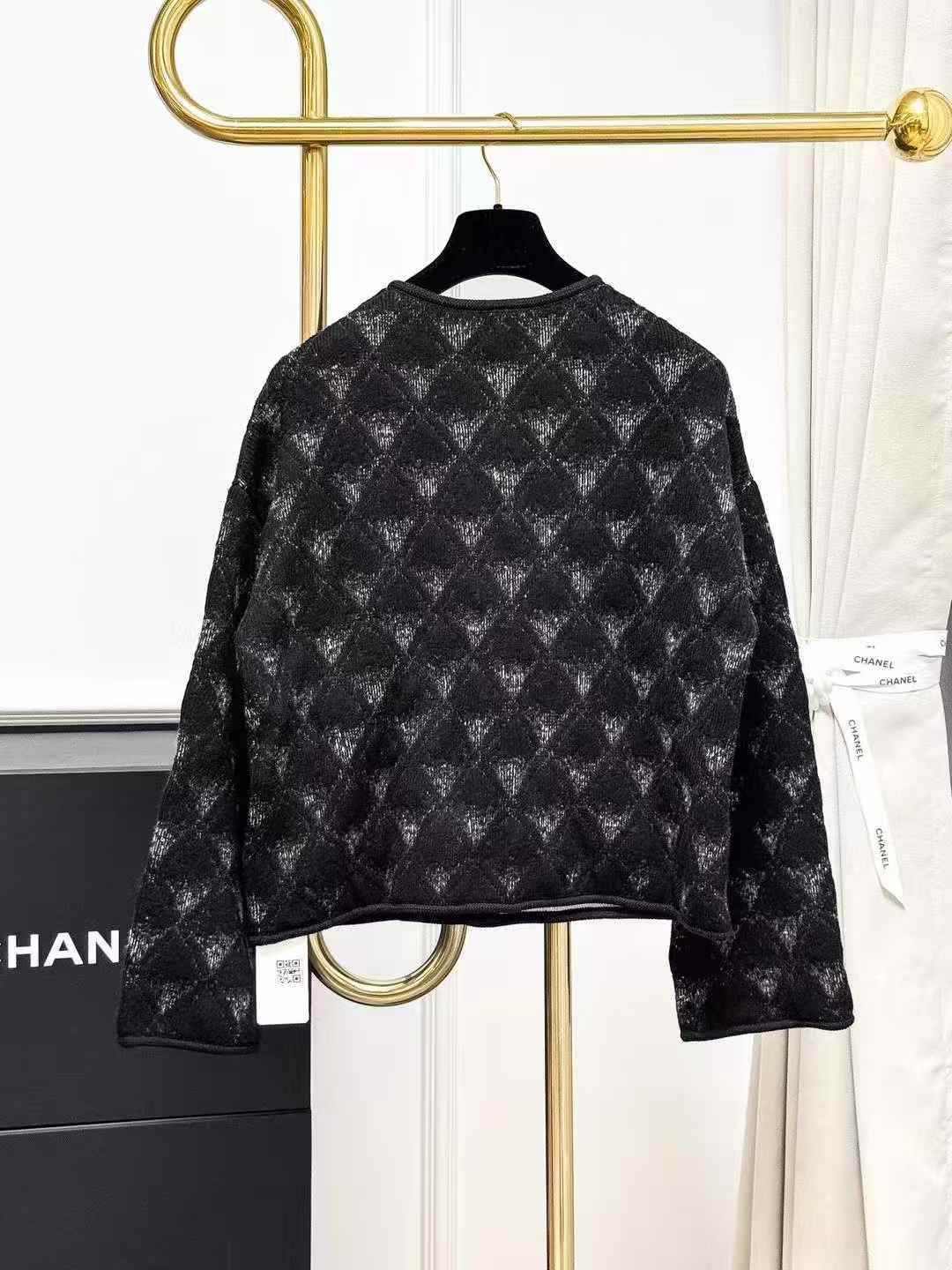 Chanel 21B Fall/Winter Black-Gray Snowflake Cashmere Cardigan Jacket