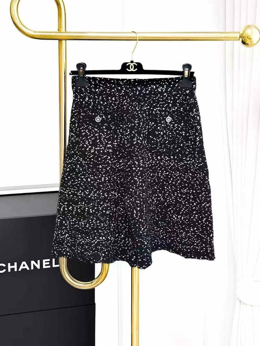 Chanel 23K Black and White Snowflake Knit Cropped Pants