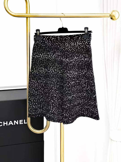 Chanel 23K Black and White Snowflake Knit Cropped Pants
