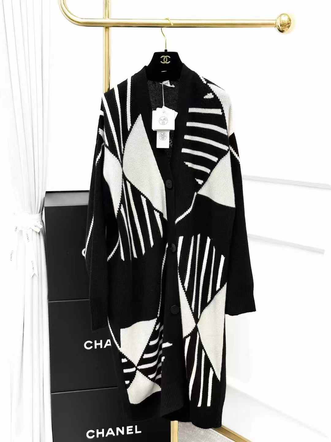 Hermes Black and White Color-Blocked Long-Length Cashmere Cardigan