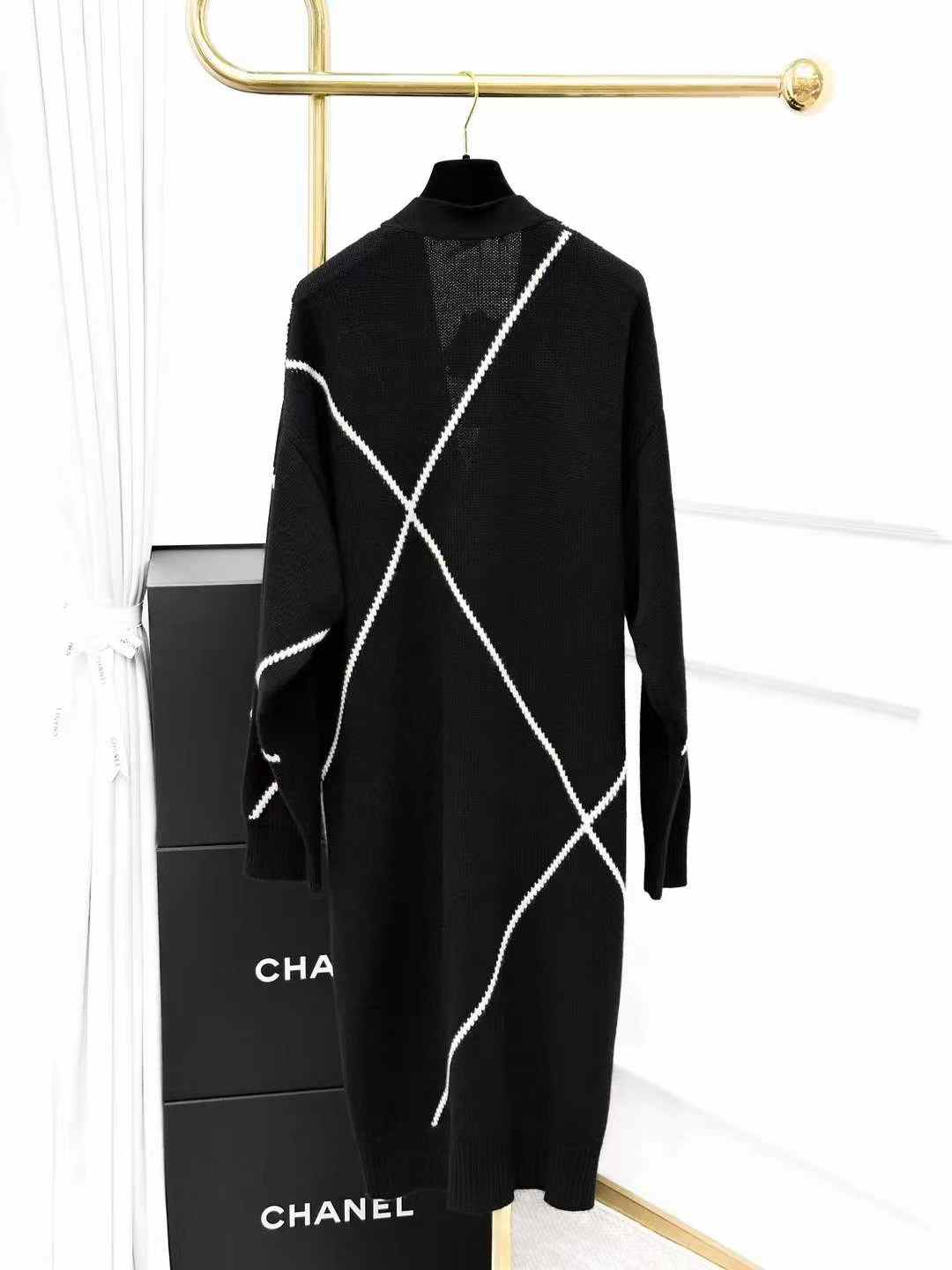 Hermes Black and White Color-Blocked Long-Length Cashmere Cardigan